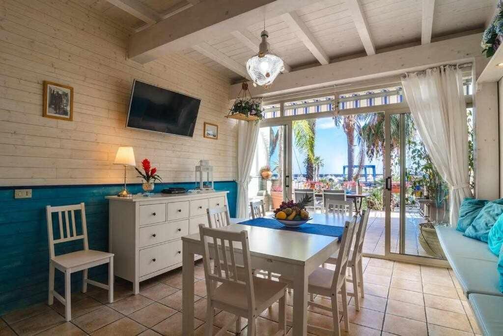 Casa Delle Zammare Fronte Mare Centro Storico Holiday home Riposto