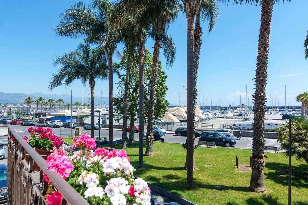 Casa Delle Zammare Fronte Mare Centro Storico