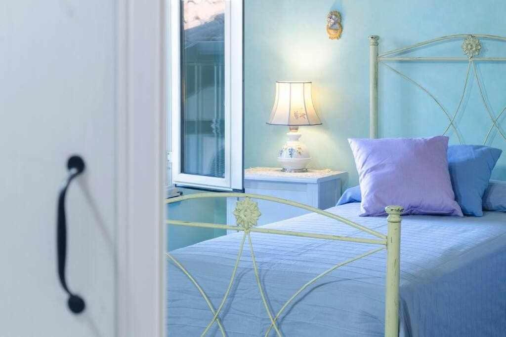 Casa Delle Zammare Fronte Mare Centro Storico Holiday home *