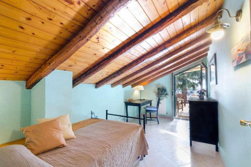 Holiday home Casa Delle Zammare Fronte Mare Centro Storico Riposto