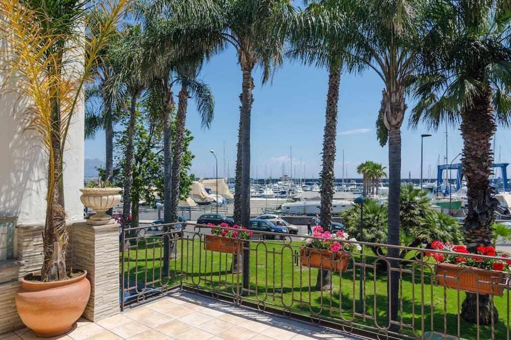 Casa Delle Zammare Fronte Mare Centro Storico Holiday home